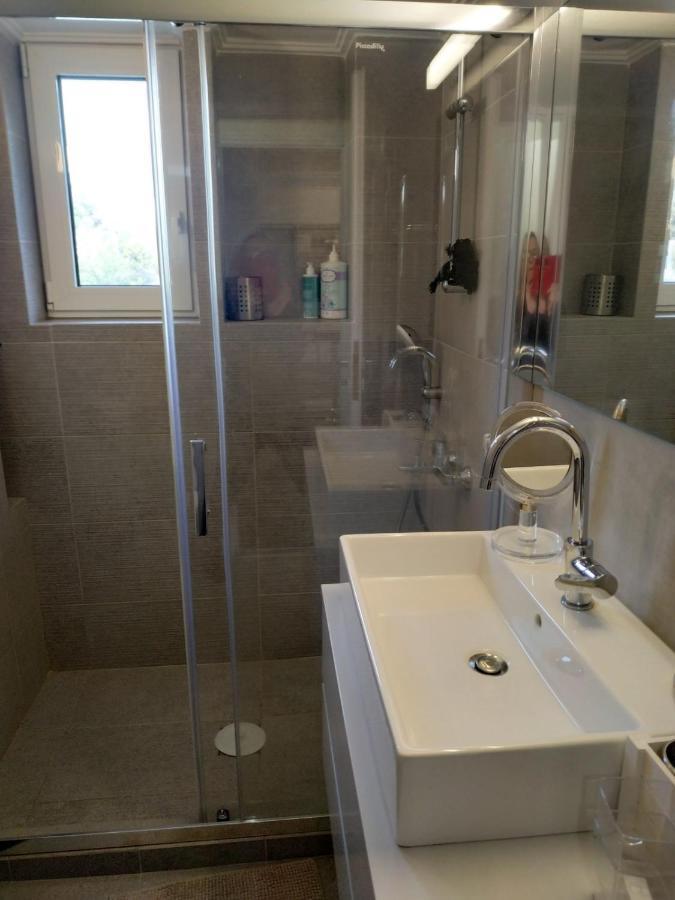 Fully Renovated, Family-Friendly Apartment, Next To A Huge Green Park, In Athens Center Exterior foto
