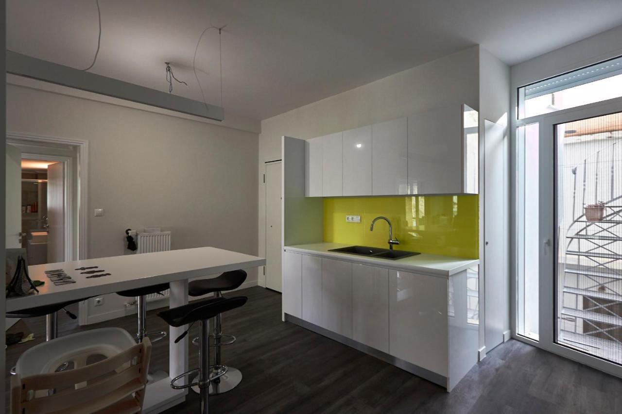 Fully Renovated, Family-Friendly Apartment, Next To A Huge Green Park, In Athens Center Exterior foto
